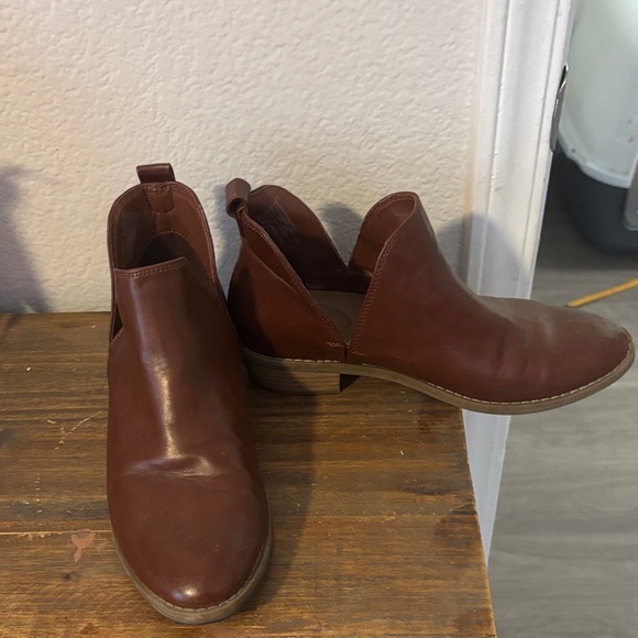 Universal Thread Brown Ankle Booties - Picture 2 of 2